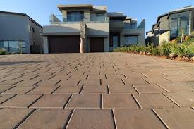 Best Driveway Pressure Washing  in Shorewood Hills, WI